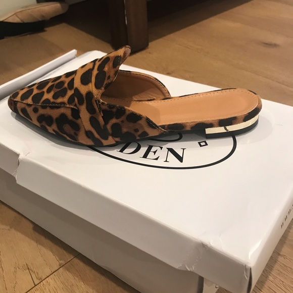 Leopard Mules fit like a size 6 - Picture 2 of 3